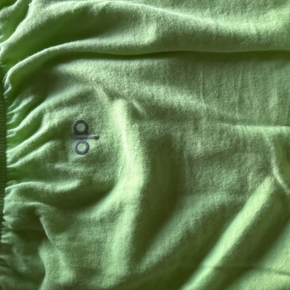 ALO Yoga Light Green Crop tee